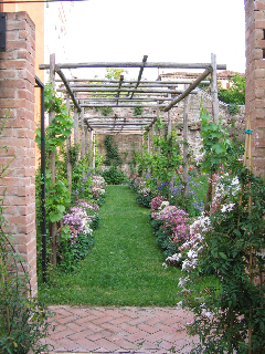 Giardino Palazzo Soranzo Cappello.jpg