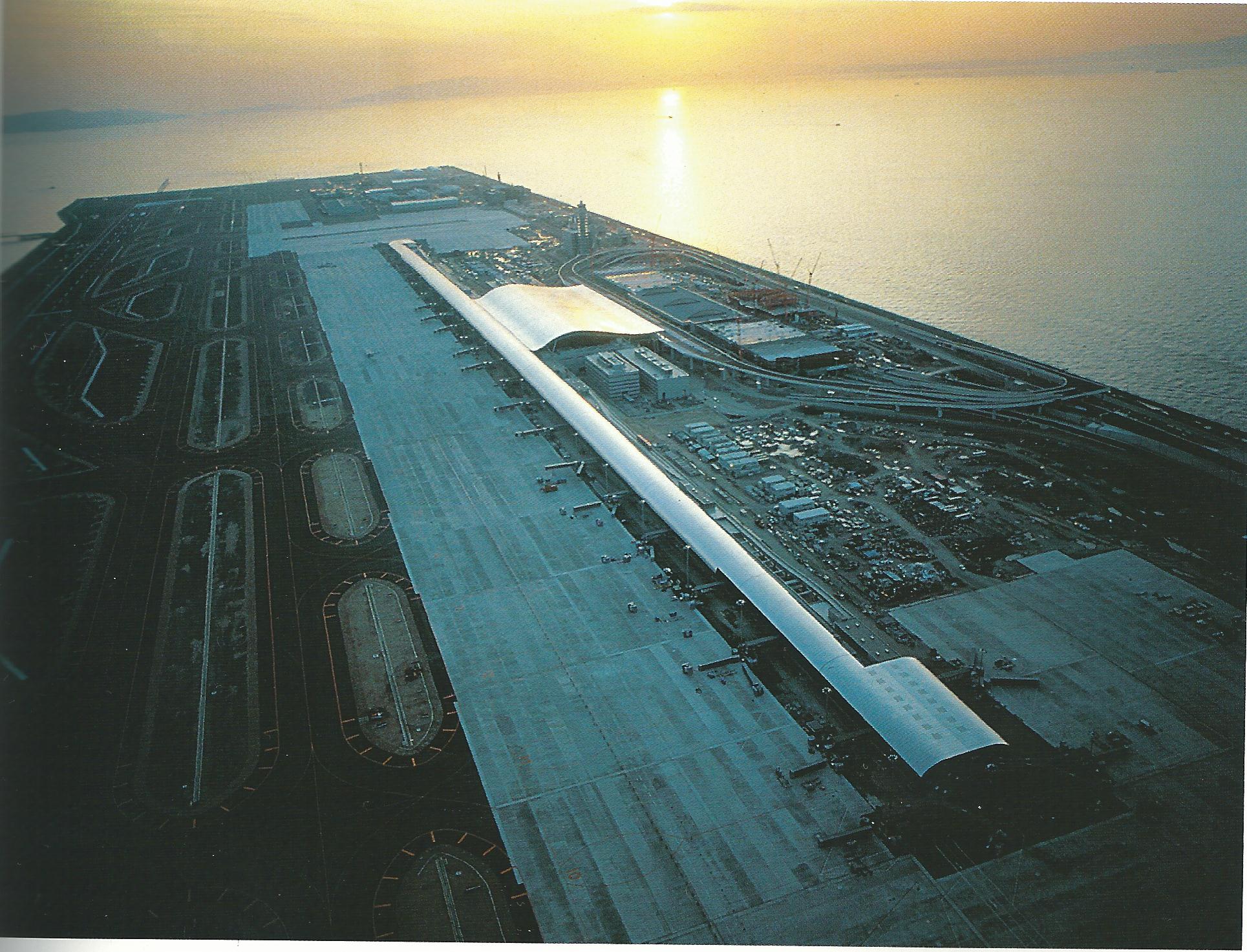 Terminal Aeroporto di Kansai, Osaka, 1988-1994.jpg