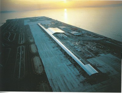 Terminal Aeroporto di Kansai, Osaka, 1988-1994.jpg Terminal Aeroporto di Kansai, Osaka, 1988-1994.jpg